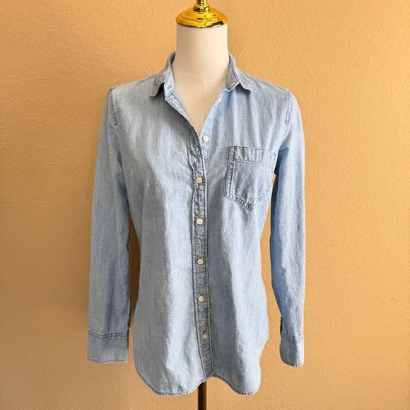 J. Crew Chambray Shirt Signature Fit Women’s S Blue Light Wash Cotton Button Up - Picture 5 of 16